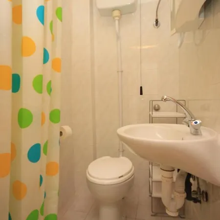شقة 7023a