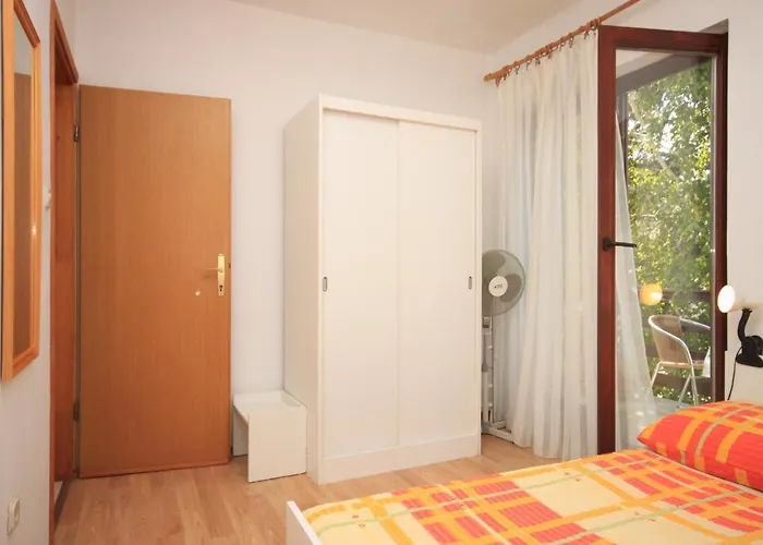 7023a *